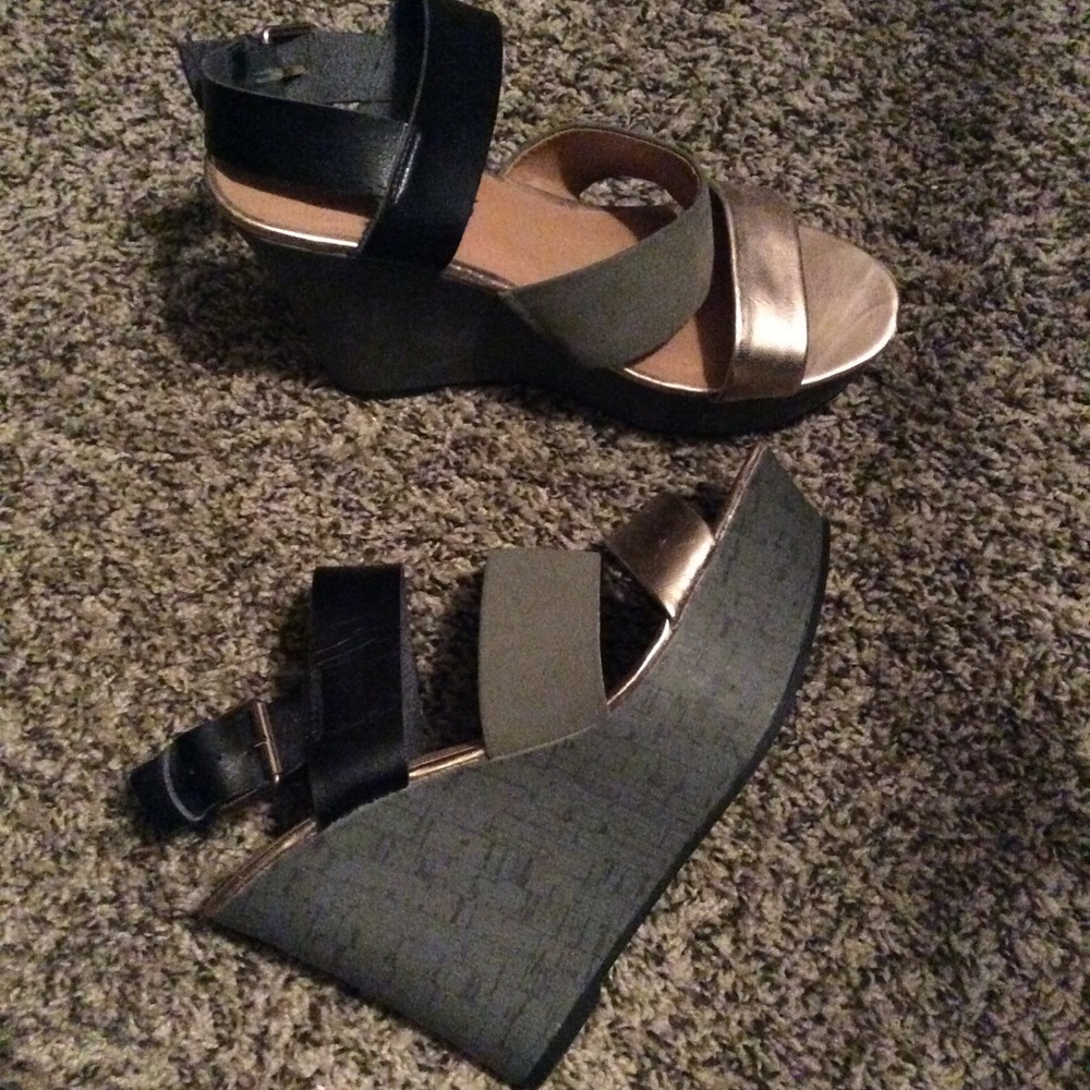 Color block Wedges - Picture 3 of 4